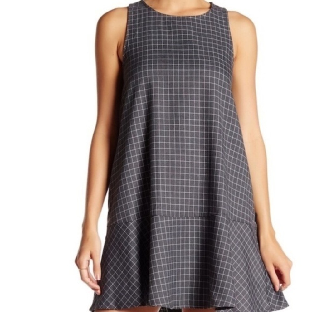 🍀 3/$30 Blush noir NWT window pane checkered flounce dress